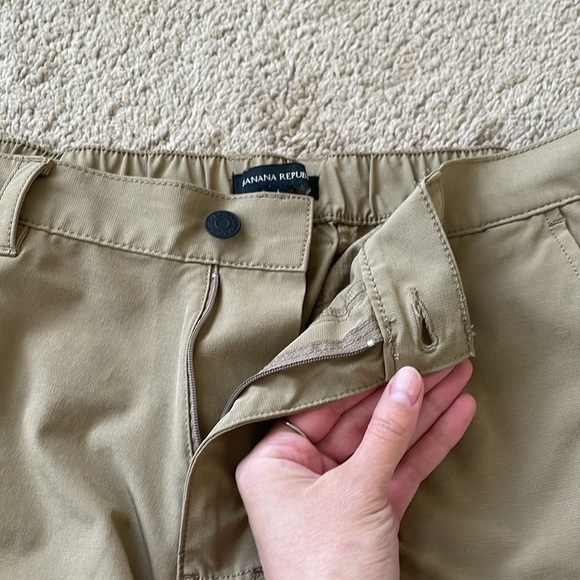 Banana Republic Men’s Comfort Flat Front Shorts 34 Khaki Tan 9’’ Inseam Casual - Picture 9 of 14